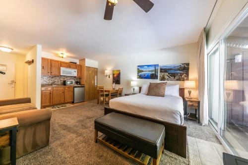 Truckee House | Cozy Studio w/Kitchenette and Balcony #212 at Donner Lake Village