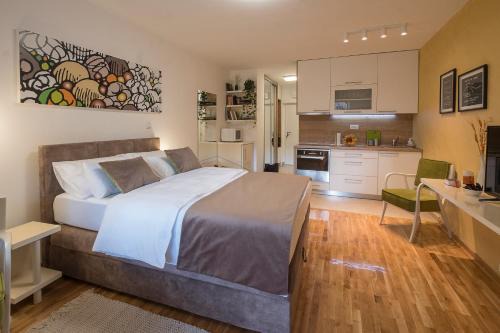 Slavija Apartment | Cozy studio with a terrace near Slavija square