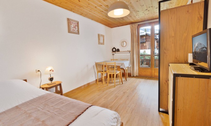 Saint-Chaffrey Apartment | Cozy Studio with Wi-Fi, BBQ, Summer Pool, Near Ski Pistes & Free Village Shuttle