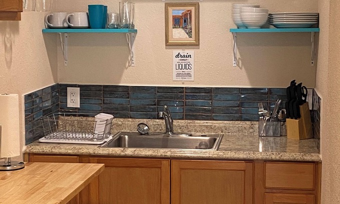 Paradise Hills Civic Apartment | Cozy studio with WiFi and AC in welcoming Albuquerque