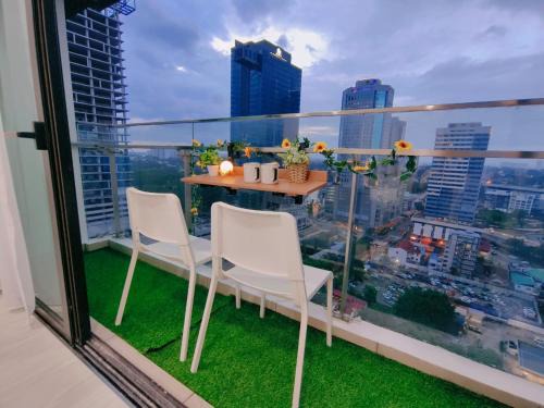 Central District Apartment | Cozy Suasana Suites Max 7pax S2