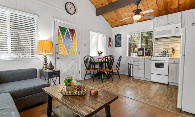 Sugarloaf Cabin | Cozy SugarPine Cabin with Game Room!