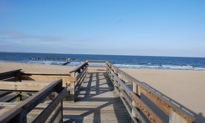 Willoughby Spit Apartment | Cozy Suite - Pet Friendly, Beach Side 1 Bedroom Apts by RedAwning