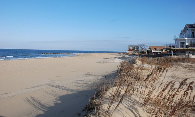 Willoughby Spit Apartment | Cozy Suite - Pet friendly, Beach Side by RedAwning