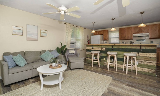 Villas House | Cozy Summer Getaway - up to 8 guests