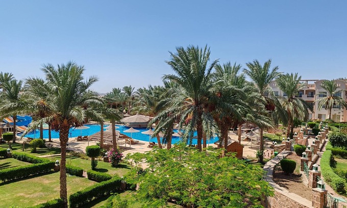Sahl Hasheeh Apartment | Cozy Sunny Studio with Pool View