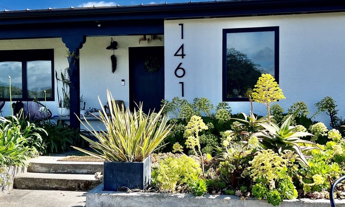 Baywood-Los Osos House | Cozy Surf Ranchita with Unique Character, Hot Tub & Sauna
