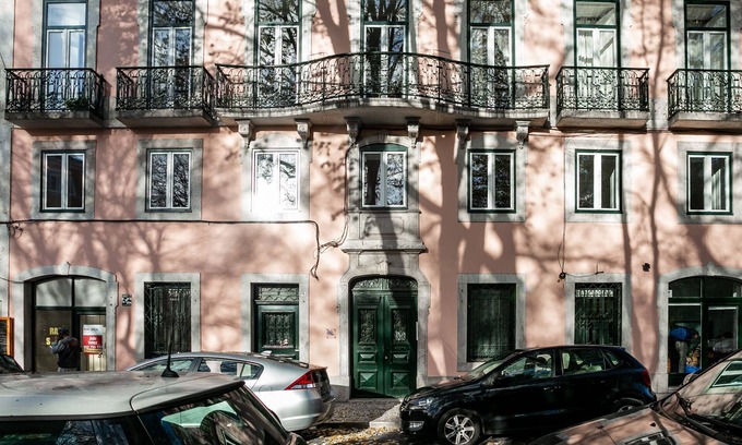 Merces Apartment | Cozy Tailor Made With a Refreshing Terrace