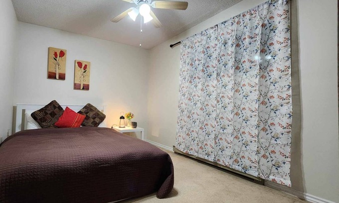 Scarborough House | Cozy town house of 3 bedrooms and 1.5 washroom with living, dinning and kitchen.