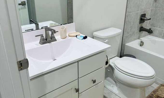 Landover House | Cozy townhome in lovely Hyattsville with AC, fitness room, WiFi