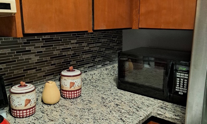 Charlotte House | Cozy townhome with 1 bedroom and WiFi, AC in lovely Charlotte
