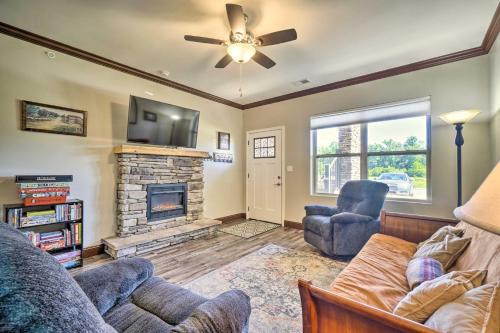 Townsend Apartment | Cozy Townsend Condo, Resort-Style Amenities!