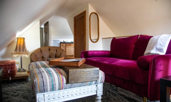Northwest Harwinton Apartment | Cozy Tree Haus 1 Bedroom Apt