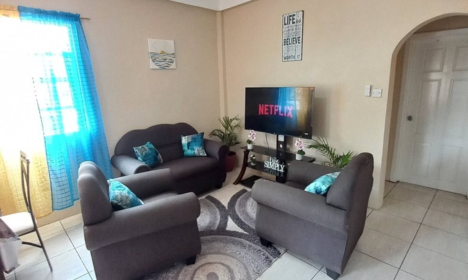 Soufriere House | Cozy Tropical Vacation home 10 minutes away from beaches and attractions