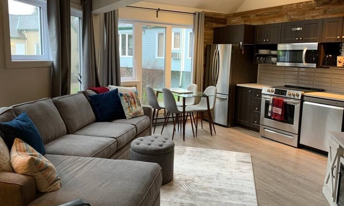 Mont-Tremblant Pedestrian Village Condo | Cozy TRUE Ski In/Out Condo on Voyageur Ski Trail**Steps to MT Pedestrian Village