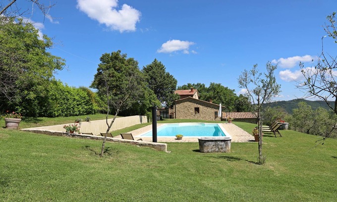 Radicondoli House | Cozy Tuscany farmhouse private pool up to 12 pax