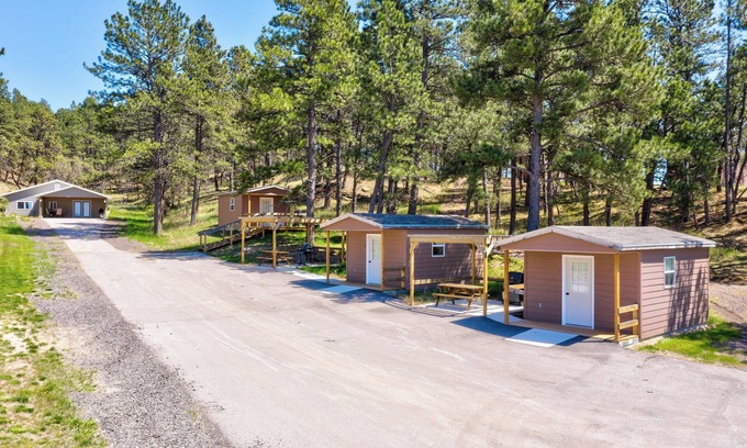 Crook County Cabin | Cozy twin and full bed cabin complete with WiFi, fitness room in superb Aladdin