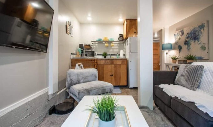 Fremont Apartment | Cozy Two-Bedroom Basement Unit in the Heart of Fremont, Seattle