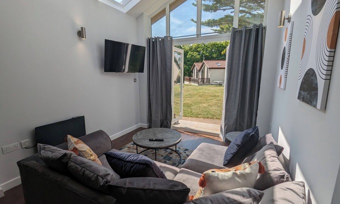 Sidmouth Ski Chalet | Cozy Two Bedroom Chalet in Sidmouth