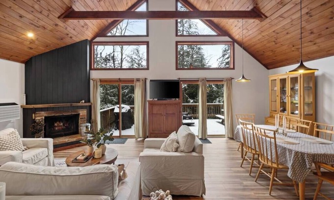 Londonderry Cabin | Cozy two-story cabin in woods of Southern Vermont