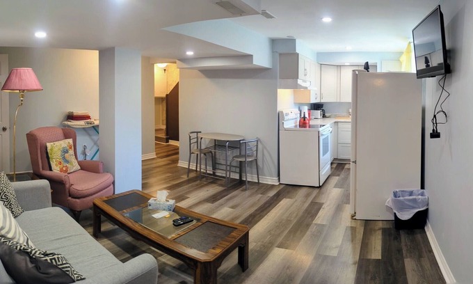 Algoma District House | Cozy Unit 2BD+2BTH 5 mins to Lake - [Hem]