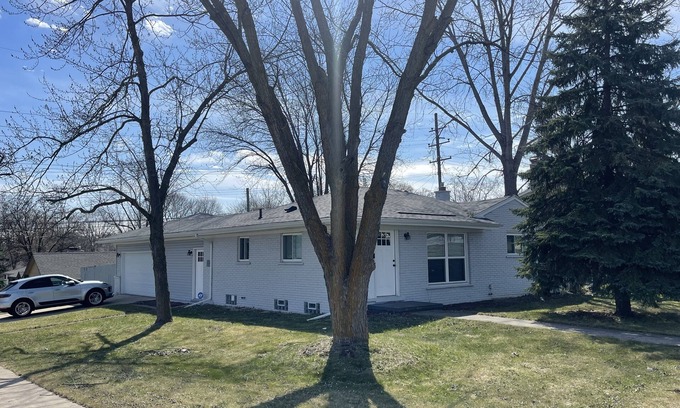 Rochester House | Cozy Updated Ranch 3 Bedrooms 2 Full Baths.