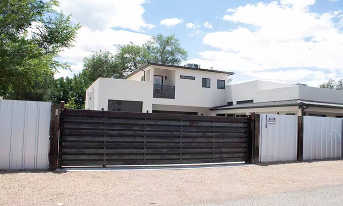 Vecinos Del Bosque House | Cozy Upscale Casita