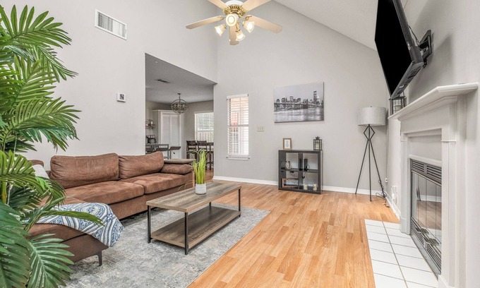 West Pensacola House | Cozy Urban Retreat Near Beaches & Downtown