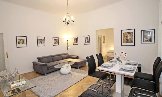 Schottenfeld Apartment | Cozy vacation apartment (63sqm) for 2 persons with kitchen