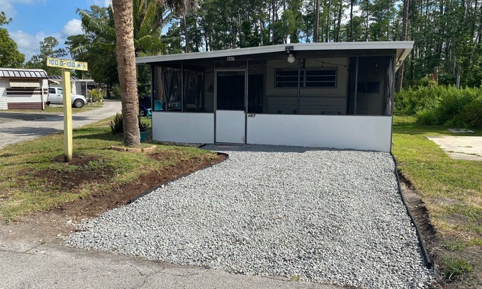 National Gardens House | Cozy Vacation Rental, Perfect for short term, Snowbirds & Traveling Nurses