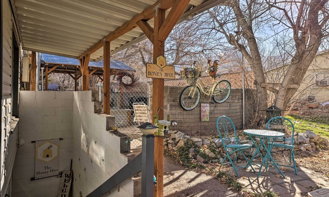 Cedar City Apartment | Cozy & Vintage Cedar City Apartment w/Fire Pit!
