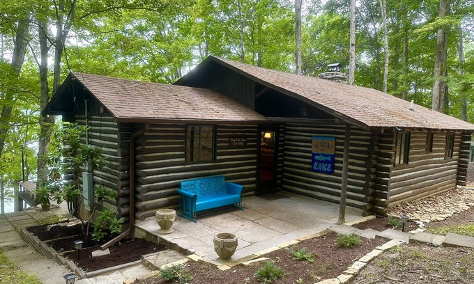 Andersonville Cabin | Cozy Waterfront Cabin on Norris lake
