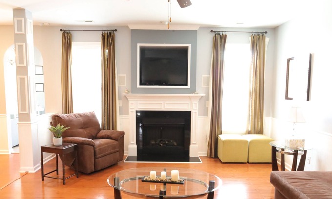 Charlotte House | Cozy, Well-Decorated Home in Quiet University Area