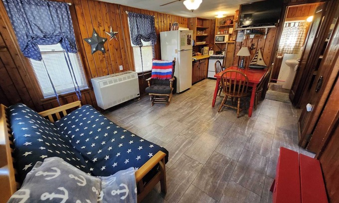 Oscoda Cottage | Cozy Windjammer Cottage on Great Lake Huron