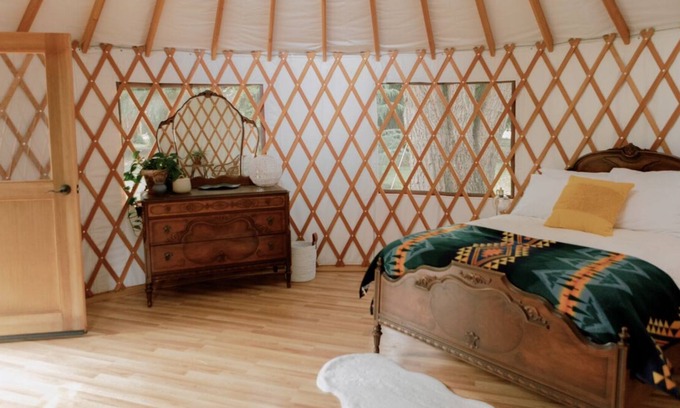 Medford Apartment | Cozy yurt nestled into bamboo forest