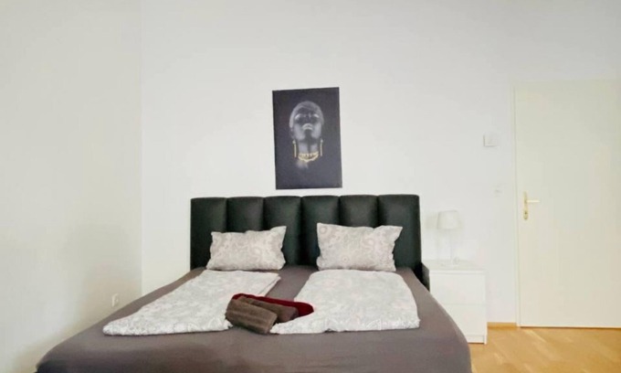 Ottakring Apartment | Cozy2BR Apt for 6P, 10-Min Transport to Stadthalle