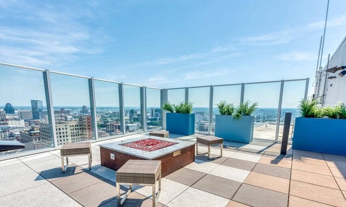 Old Louisville Apartment | Cozysuites 800 Tower 1BR w sky Pool gym 22
