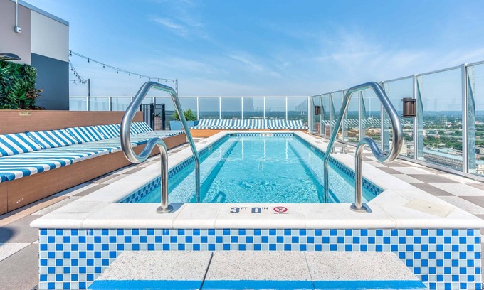 Old Louisville Apartment | CozySuites 800 Tower 2BR w/sky pool, gym! 34