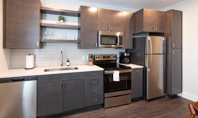Central Business District Apartment | CozySuites Artistry Cincinnati