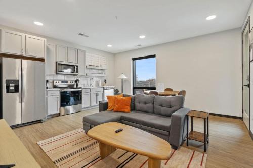 Lockerbie Square Apartment | CozySuites Mass w parking lounge & roof deck #26