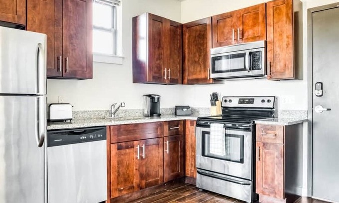 Music Row Apartment | Cozysuites Music Row Spacious 2BR w Free Parking31
