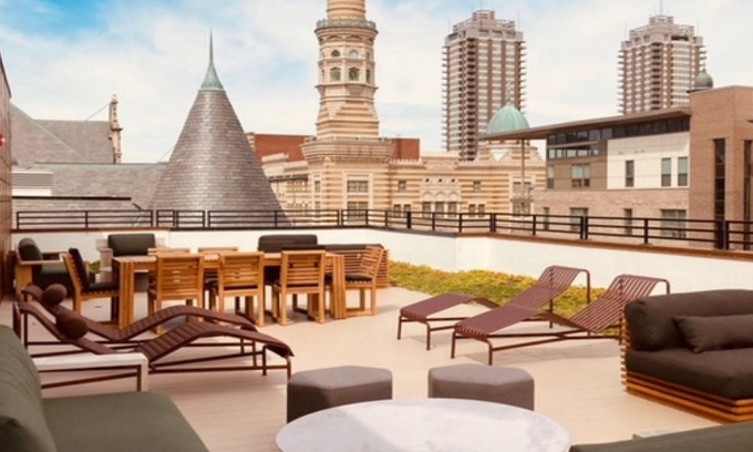 Lockerbie Square Apartment | Cozysuites on Mass With Garage Parking 13