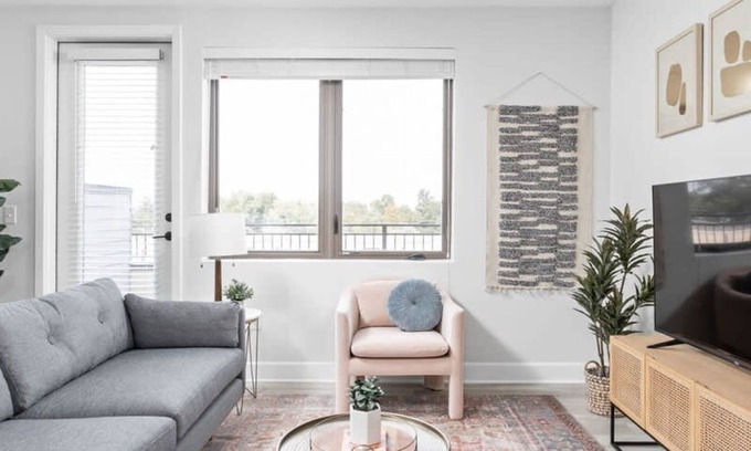 Meridian-Kessler Apartment | Cozysuites Stylish 2BR at Meridian Kessler