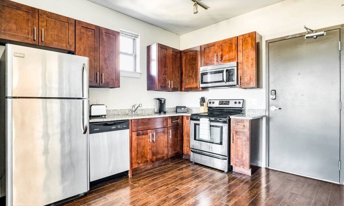 Music Row Apartment | Cozysuites TWO Modern Music Row Condos w Parking