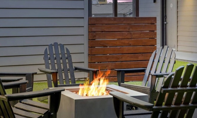 Music Row Apartment | Cozysuites TWO Stunning Music Row Condos w Parking