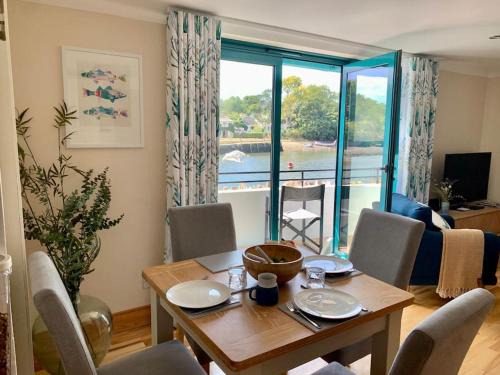 Kingsbridge Apartment | Crabshell Quay waterfront living in Kingsbridge