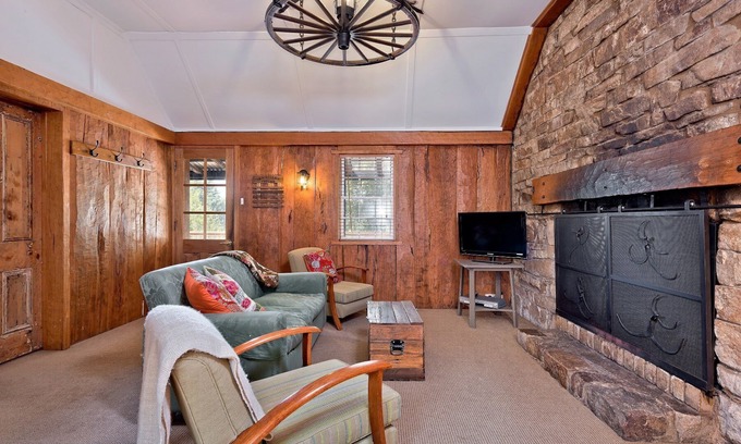 Crackenback Cottage | Crackenback Cottage 1884: 2 bedroom