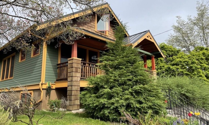 Concordia Apartment | Craftsman ADU in Central Alberta Arts District