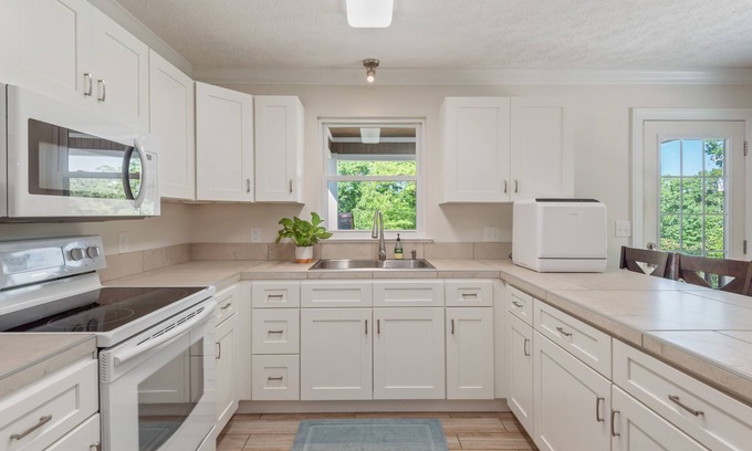 Andersonville House | Craftsman Cottage in Sequoyah Marina Neighborhood on Norris Lake