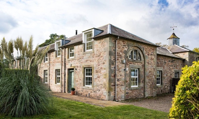 Kelso House | CRAILING COACH HOUSE - Superb, Renovated Property in a Country Setting, Sleeps 4